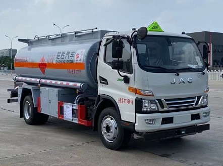 國六江淮駿鈴8噸油罐車